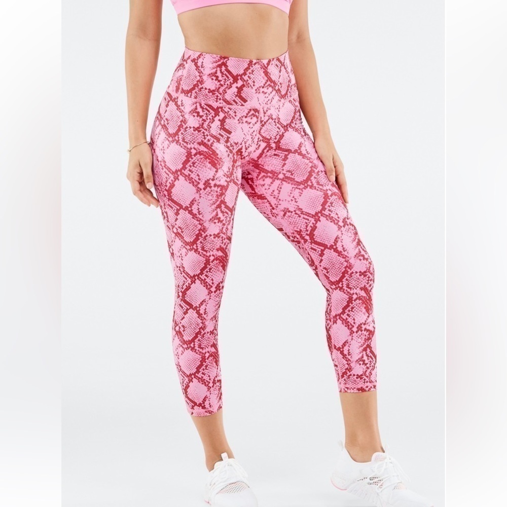 FABLETICS Define Powerhouse High-Waisted Capri Size XS Persimmon Python Pink - Picture 4 of 16